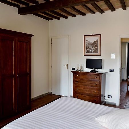 Residenza Le Logge Bed and Breakfast Gubbio Exteriör bild