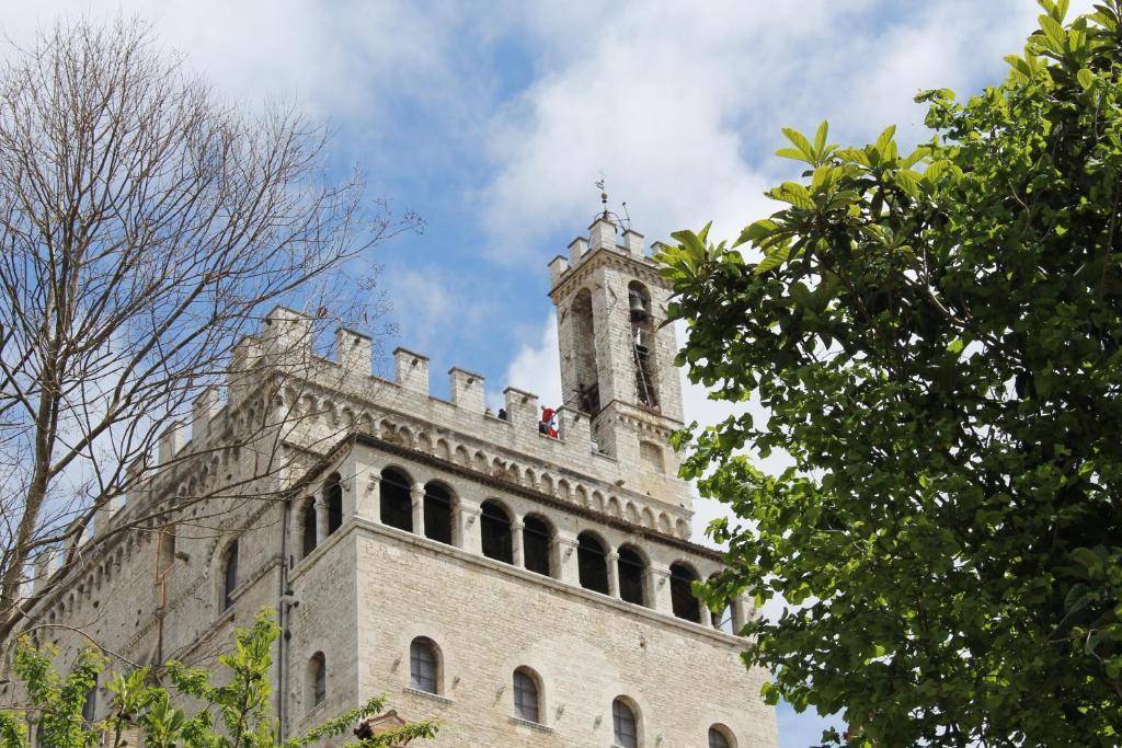 Residenza Le Logge Bed and Breakfast Gubbio Exteriör bild